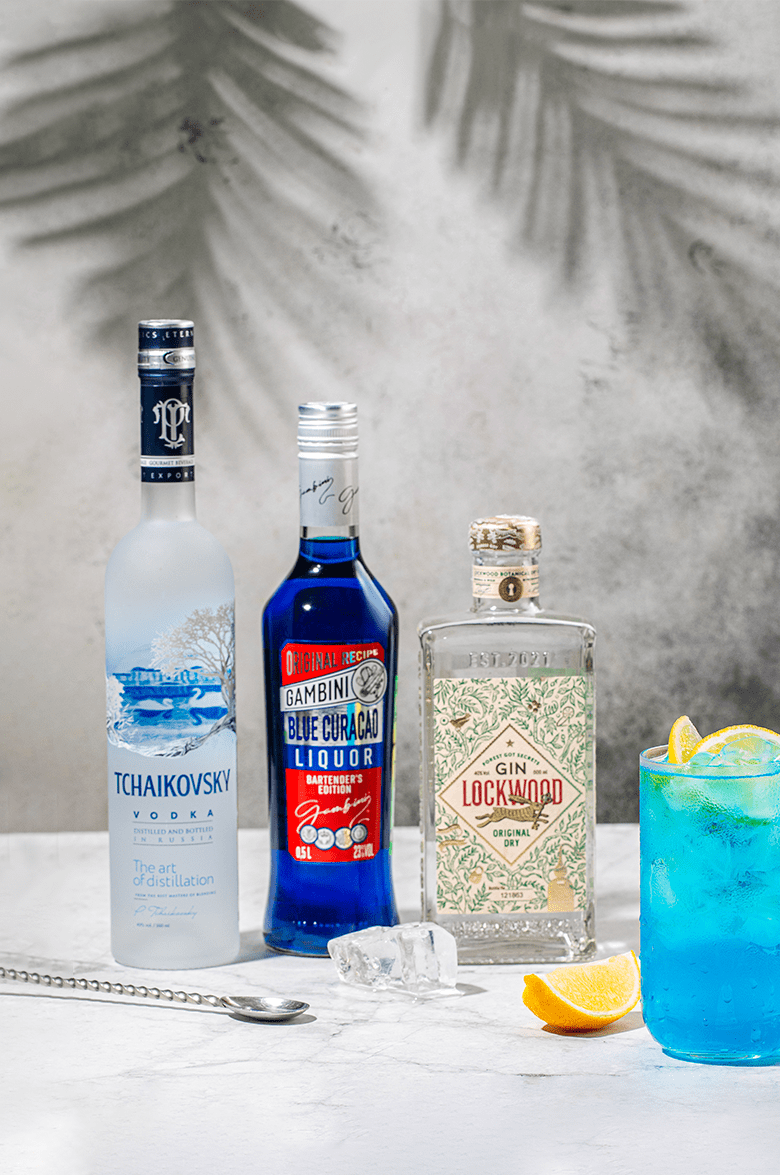 Чайковский в подарочной упаковке с двумя стопками - 0.7 л