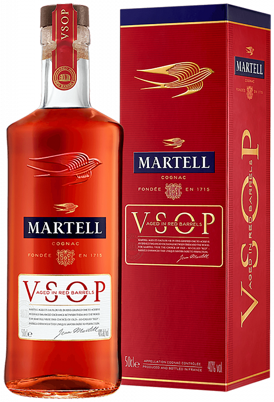 Мартель VSOP Эйджд ин Ред Баррелс в подарочной упаковке 0.5 л